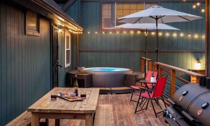 Pine Mountain Club Cabina | Spacious Home! Private Master and unique Gameroom