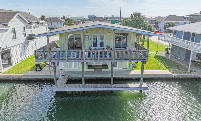 Galveston Casa | Pet-friendly home on the canal <1 mile to beach! Large top deck to enjoy.