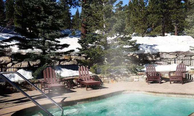 Truckee Villa | Luxury 2BD Residence at Northstar Lodge Steps to the Slopes