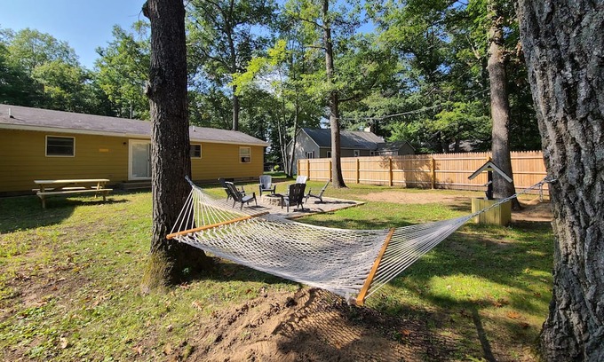 West Branch Casa | Clear Lake Getaways - ORV Friendly with Garage - Modern