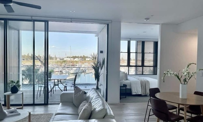Shell Cove Apartamento | NEW Luxury 3 bedroom waterfront Apartment at Shell Cove NSW 2529