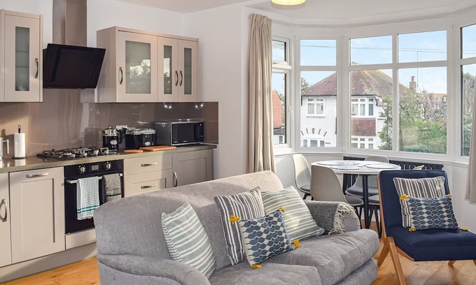 Worthing Cabaña | 2 bedroom accommodation in Goring-by-Sea