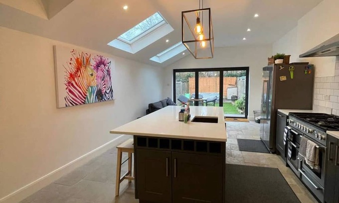 Canbury Apartamento | Stunning 3 Bed House