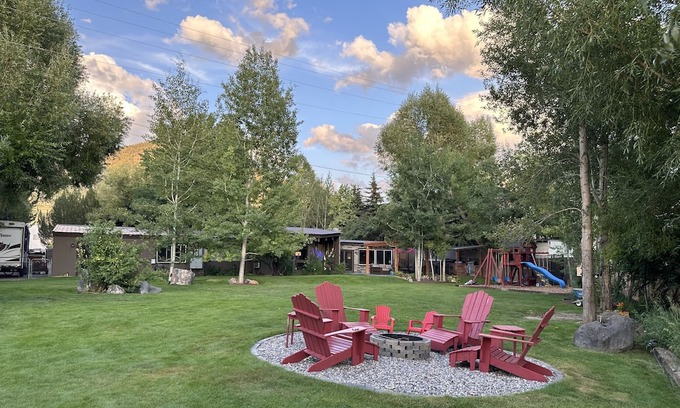 South Park Casa | Luxury home 5 minutes from town