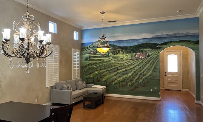 Modesto Casa | Luxury, modern and cozy home in a friendly neighborhood, close to everywhere!