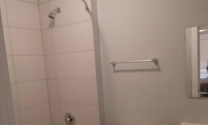 Barrie Casa | Ensuite room in brand new townhouse.