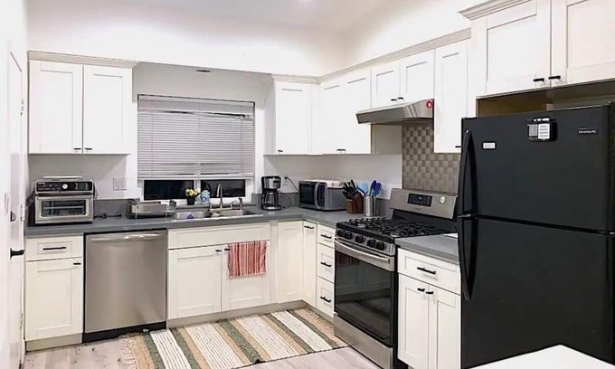 Rancho Cucamonga Casa | Modern · Comfort · Rancho Relaxation
