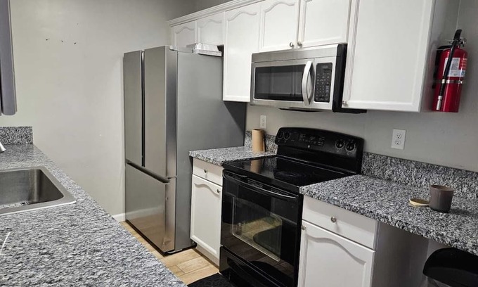 Raleigh Casa | Newly remodeled 5 BR in North -Central Memphis
