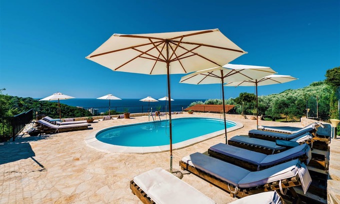 Ulcinj Otro | Holiday Park Tree