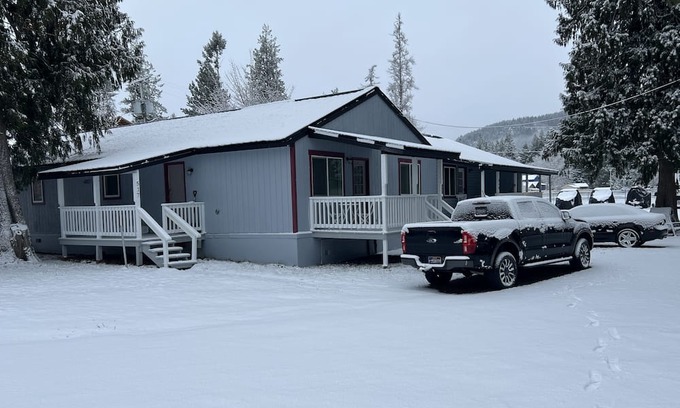 Clark Fork Apartamento | Apartment with a Mountain View 517