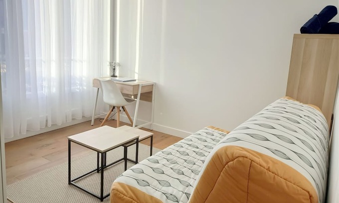 Le Raincy Apartamento | Vrbo Property