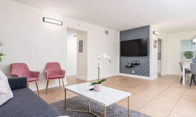 Coral Shores Apartamento | 2 Bedroom 844628 by Houzlet
