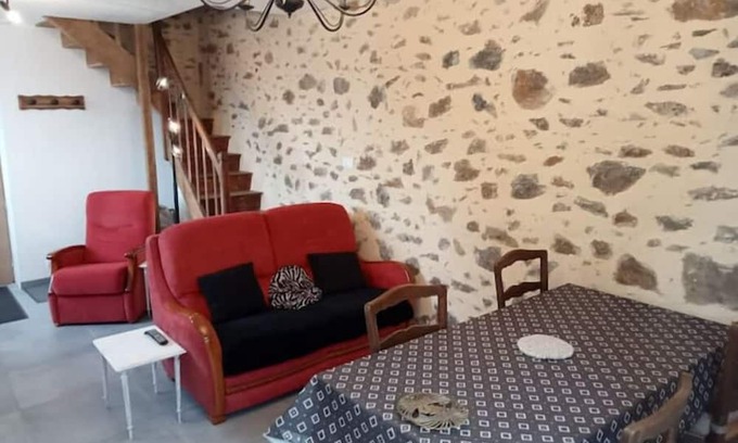 Saint-Leonard-des-Bois Casa | Gîte Entier Plein Centre de St Léo, 2 ch, 4 Pers