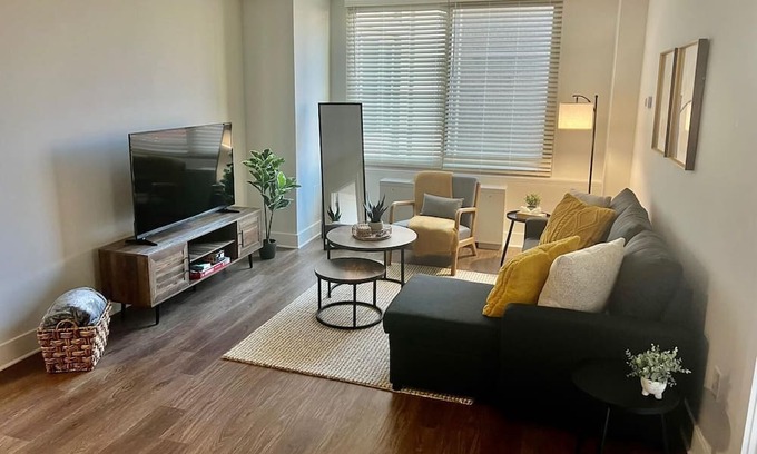 Aurora Highlands Apartamento | ComfyGetaway by DC Metro Airport