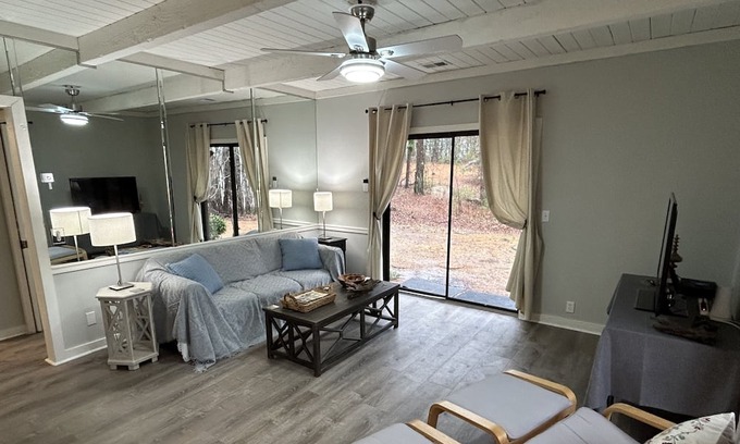 LaGrange Cabaña | Peaceful Lake House. Dock, Kayaks, Firepit, Hammock