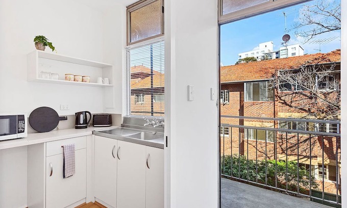 West Perth Apartamento | Urban Oasis on Mount Street: Walk to City