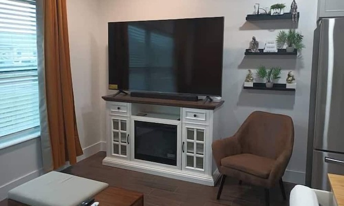 Sunshine Apartamento | 3 Bedroom 827629 by Houzlet