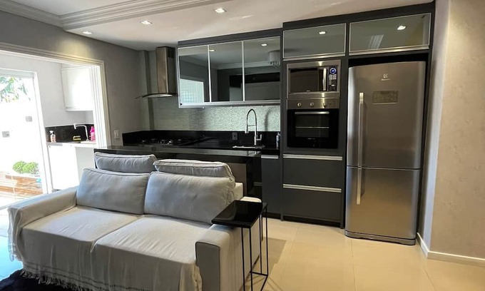 Nacoes Apartamento | Lindo Apartamento, Região Central, rua Reta mar e Jacuzzi Privativa!