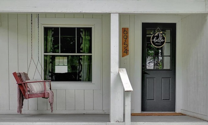 Bethany Casa | Beautifully Updated 4 BR / 2 Bath Sleeps 10. Pet Friendly