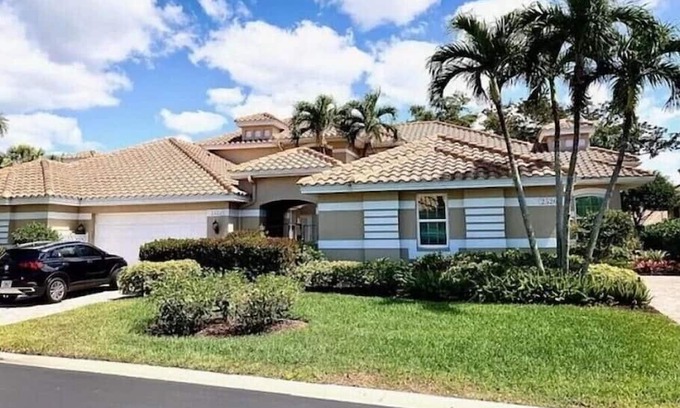 Bonita Springs Villa | Beautiful House In Pelican Landing In Bonita Springs Florida
