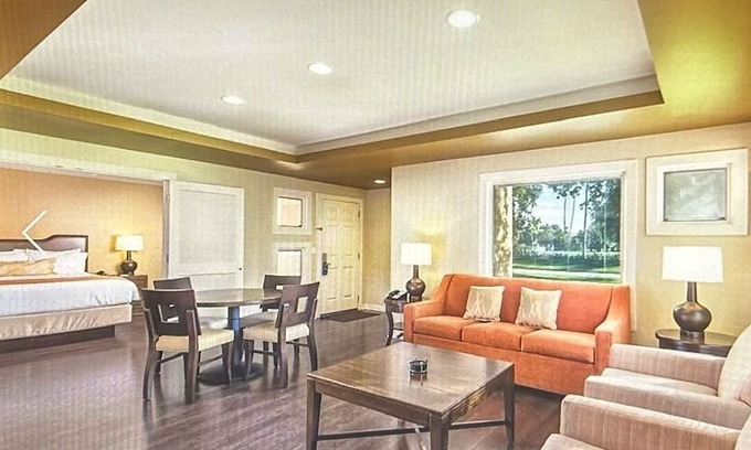 Paradise Valley Village Complejo | One Bedroom Suite in Orange Tree Resort