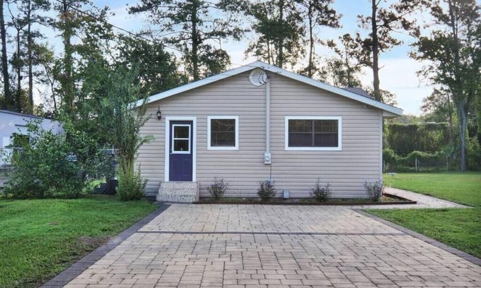Southside Casa | Cozy Home with huge yard