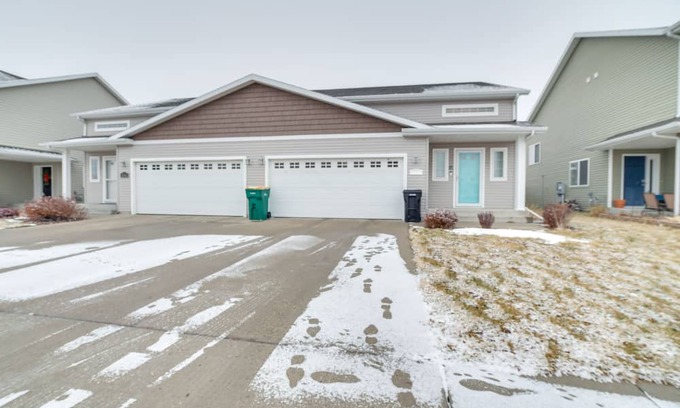West Fargo Casa | Pet-Friendly North Dakota Escape w/ Fenced-In Yard