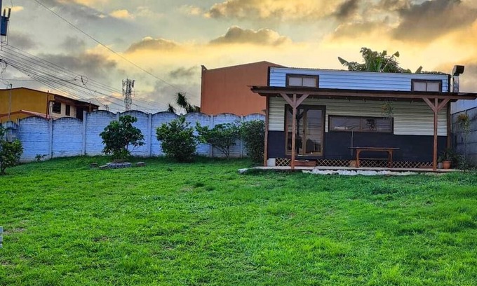 Villa Bonita Apartamento | Comfort and privacy of a small house, just 10 minutes from Airport!