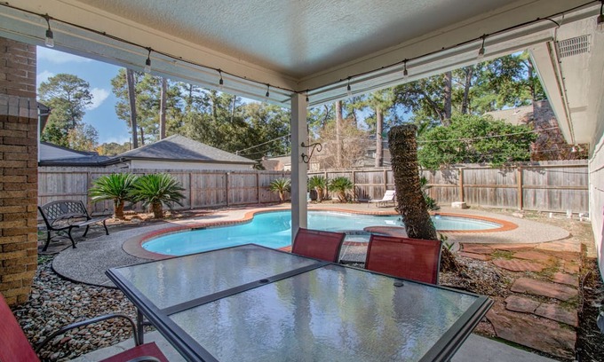 Klein Casa | Charming and Delightful 4 BR W/A Pool