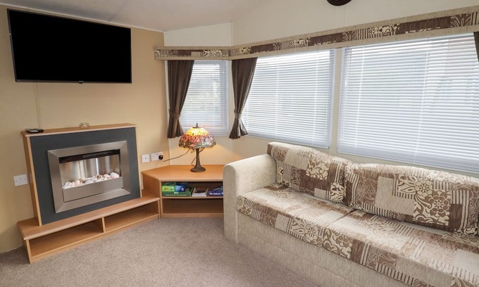 Llandrillo Cabaña | BERWYN VIEW HOLIDAY HOME, family friendly, with a garden in Bala