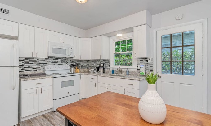 Northeast Virginia Beach Casa | Wake Forest Bungalow