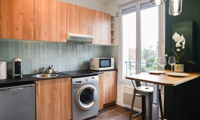 Charenton-le-Pont Apartamento | Very peaceful 22 m² love studio