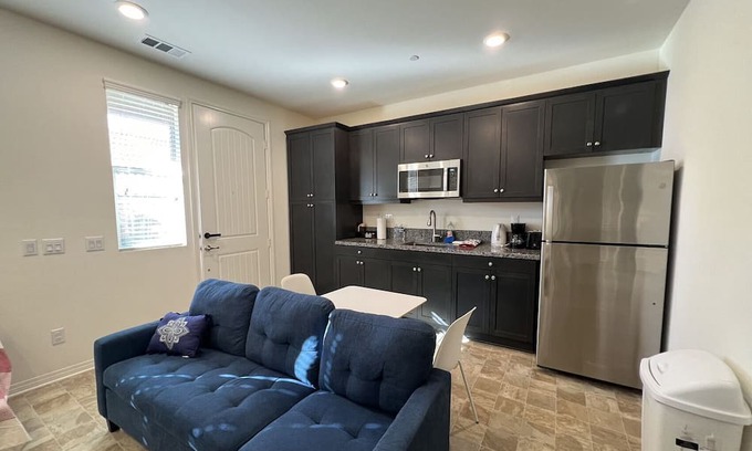 Jurupa Valley Casa | Comfortable 1b1b/ private laundry and kitchen
