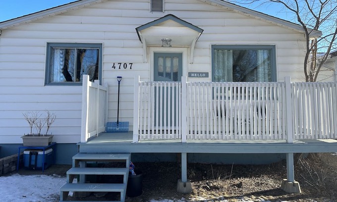 Stettler Casa | Walkable Stettler 2 Bedroom Suite