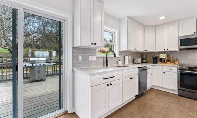 Warwick Casa | Modern Countryside Haven in Warwick