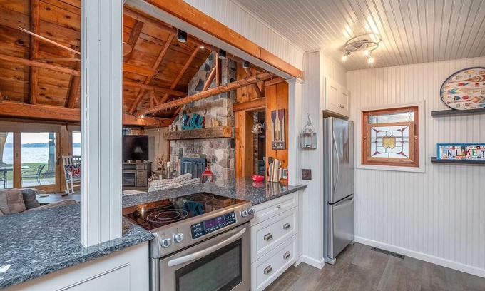 Cadillac Cabaña | Cozy, yet spacious, Lakefront Cottage with perfect blend of modern and vintage.