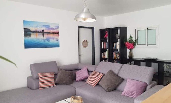 Toulouse Left Bank Apartamento | Vrbo Property