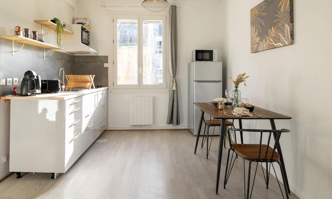Cires-Les-Mello Apartamento | Le Yellow Vibe - A Deux pas de la Gare, Parking Privé Gratuit, Wi-fi Haut Débit