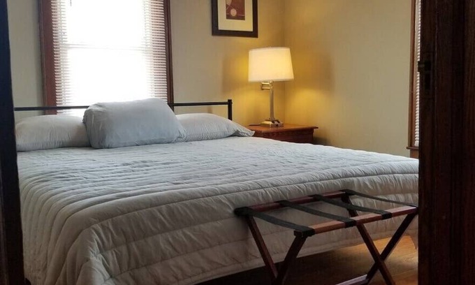 Dunbar Casa | Basics on a Budget