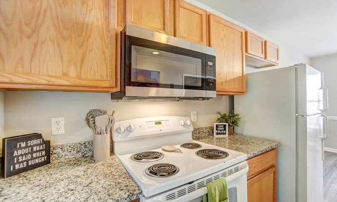 Toddville Road Casa | Spacious Gem Close 2 Airport!