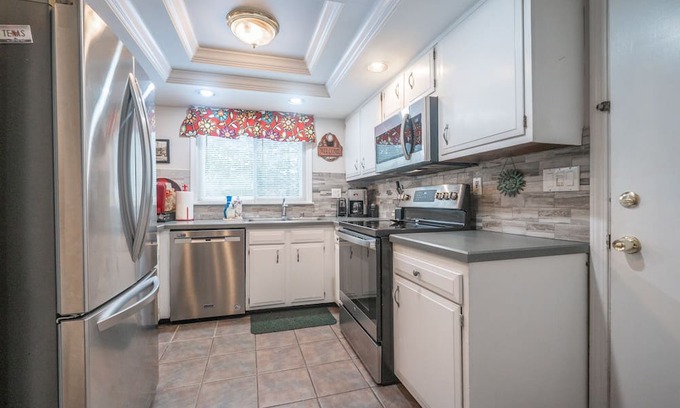 Buechel Casa | Comfortable Family Home in East Louisville