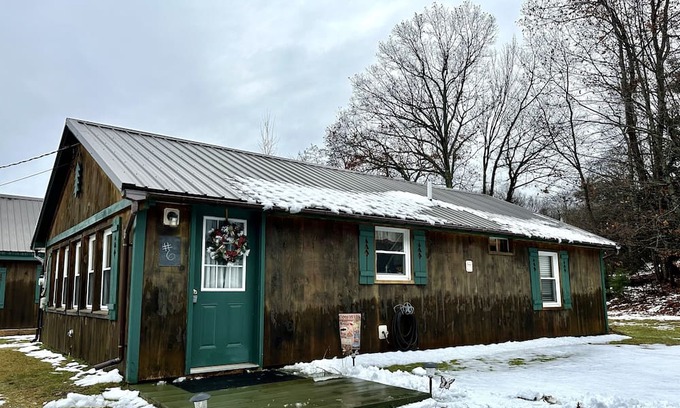 Belgrade Cabaña | Black bear cottage located in desirable pinkhams cove in great pond!