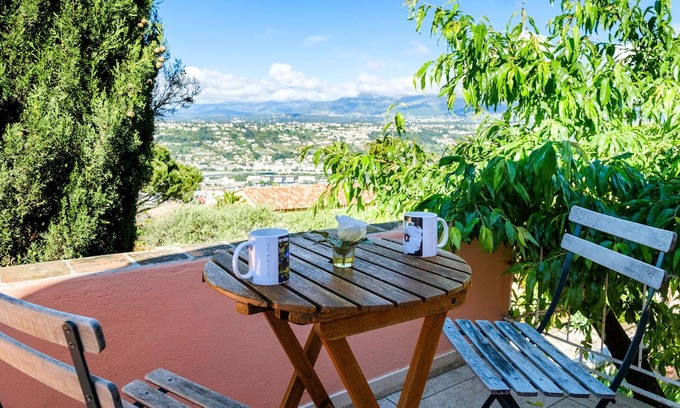Saint Antoine Casa | Cottage 'Le Petit Mas Niçois' with Sea View, Private Pool and Wi-Fi