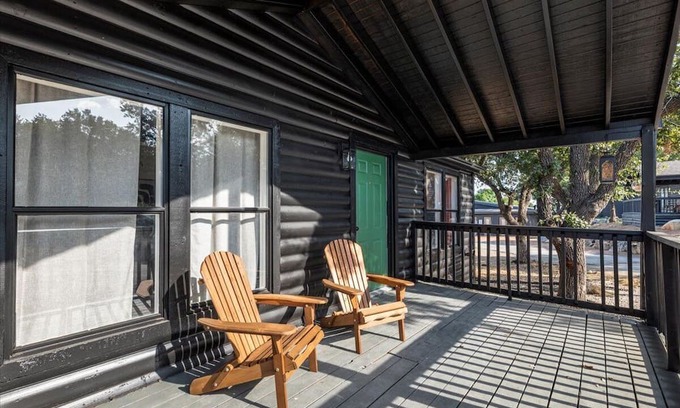 Canyon Lake Cabina | Starlight Horizon - The Mustang Cabin D