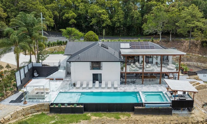 Stotts Creek Casa | Chateau On Cudgen - Farm stay only a short drive to Kingscliff