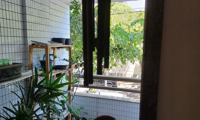 Jardim da Penha Cabina | Quarto e Banheiro Privativos com Garagem em Apartamento em Jardim da Penha