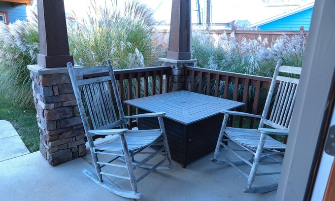 Old Northside Condominio | Bottleworks Condo Attchd. Garage