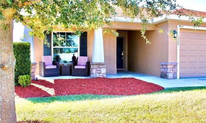 Auburndale Casa | Welcome Home! This Absolutely ,Beautifully maintained 4 bedroom 2 bathroom!