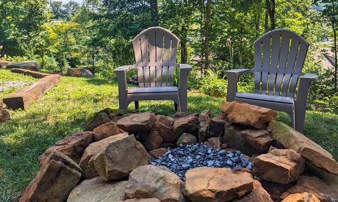 St. Elmo Improvement League Casa | St. Elmo Oasis: Modern, Colorful, Fire Pit, 3BD