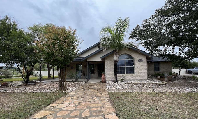 Amistad National Recreational Area Casa | Wake up to the soothing sounds of nature. Short-term. Weekly/monthly discounts.